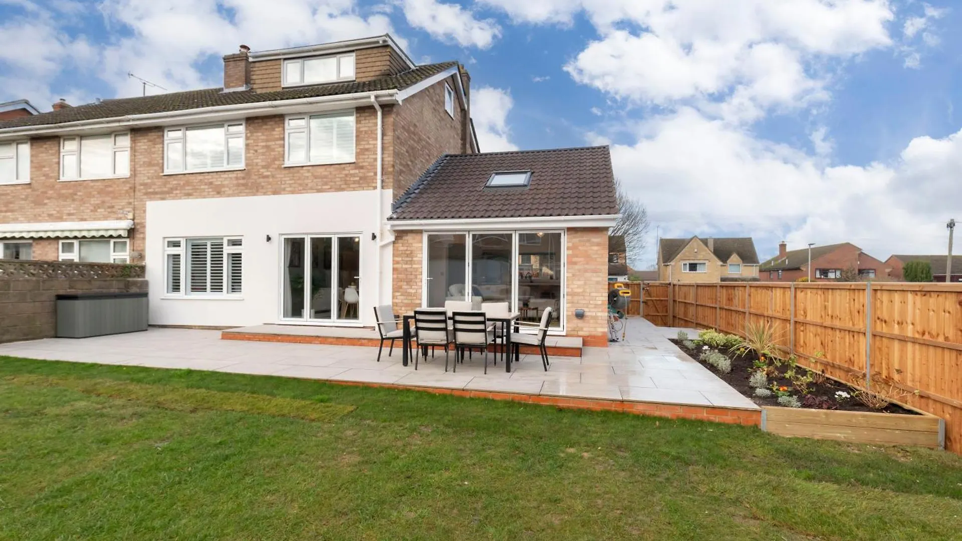 Comfortable And Contemporary 5-Bed 3 Bathroom Home GLOUCESTERSHIRE Holiday home