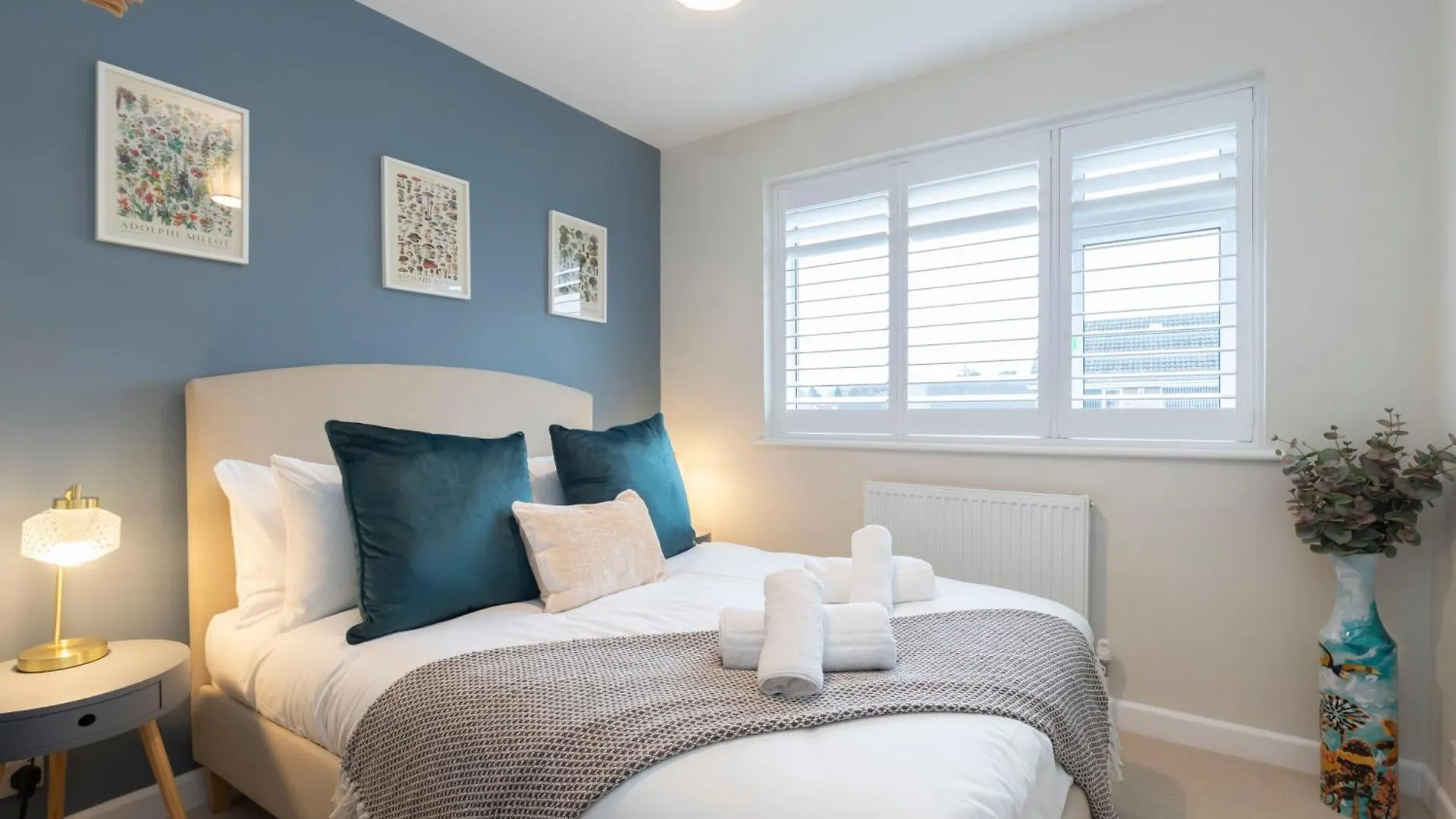 Holiday home Comfortable And Contemporary 5-Bed 3 Bathroom Home GLOUCESTERSHIRE United Kingdom
