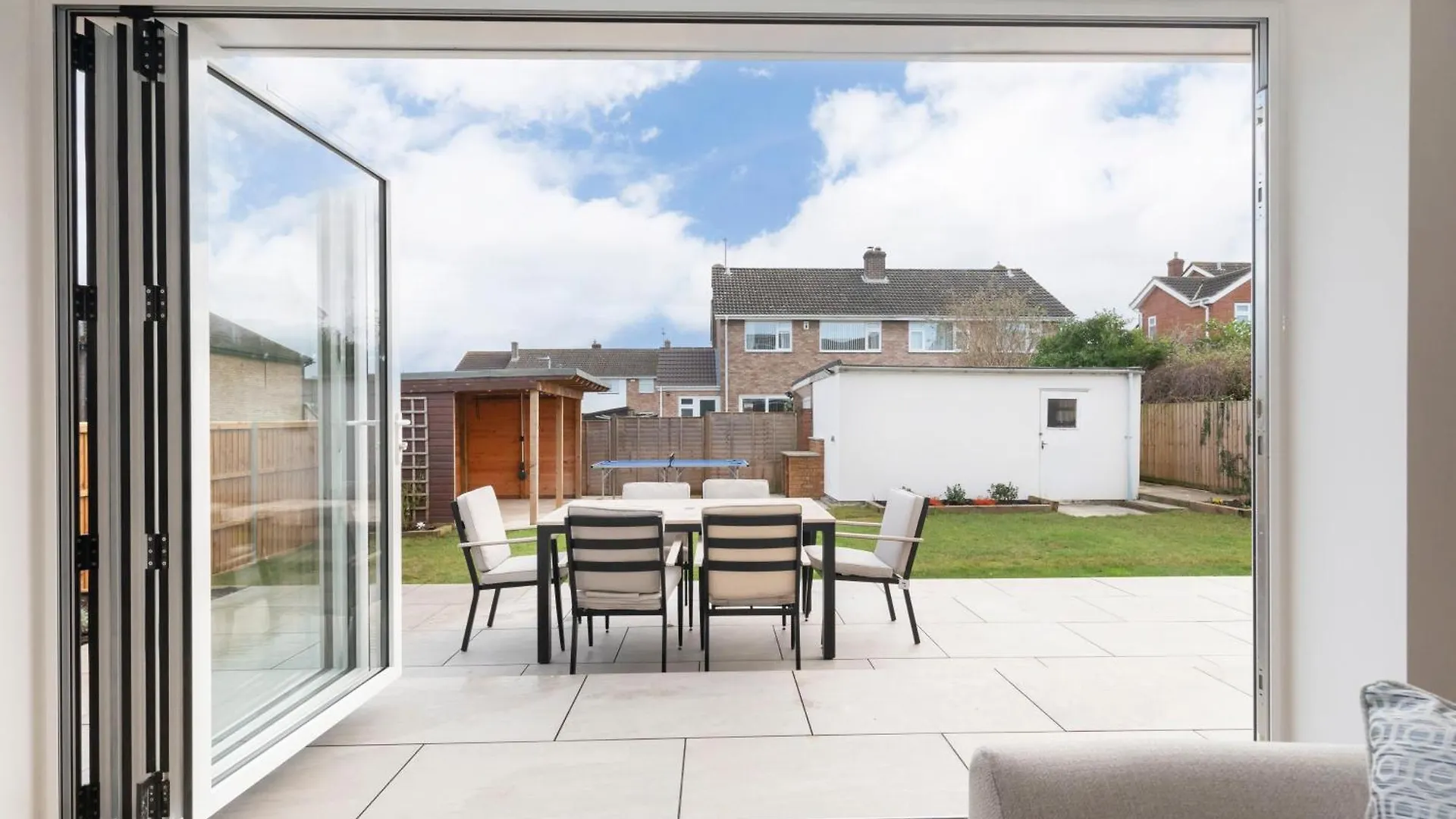 Comfortable And Contemporary 5-Bed 3 Bathroom Home GLOUCESTERSHIRE 0*,