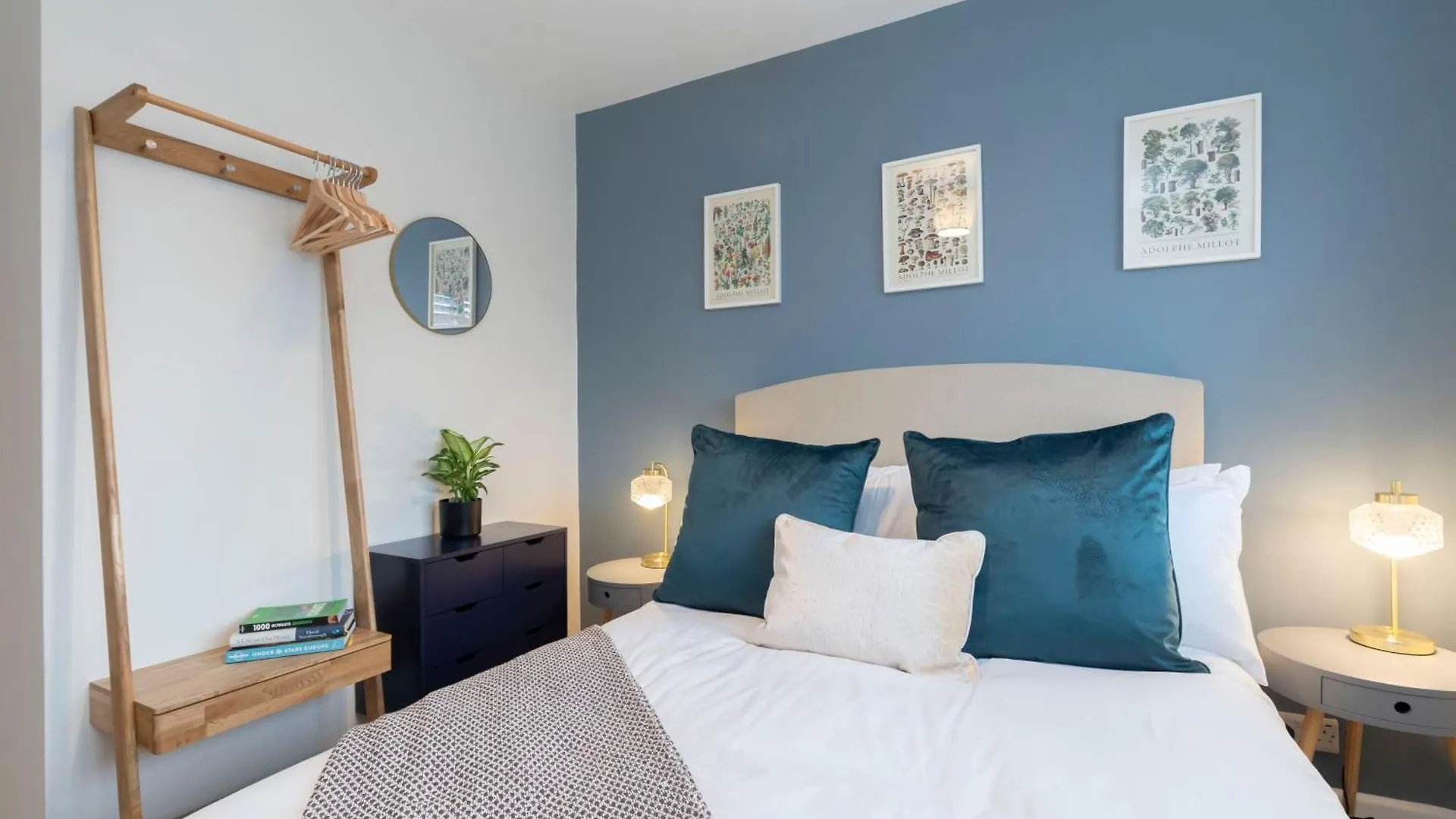Holiday home Comfortable And Contemporary 5-Bed 3 Bathroom Home GLOUCESTERSHIRE